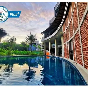 Atom Phuket -sha Hotel